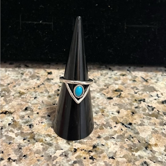 Jewelry - Silver Turquoise Ring (Size 6) New